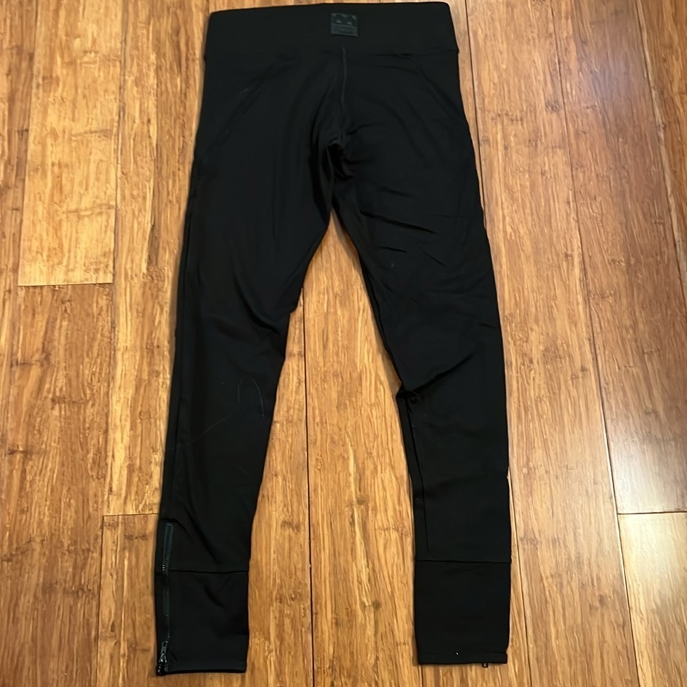 Pink Victoria’s Secret, Ultimate Black Leggings, Sz S Zippers on ankles, GUC - Picture 5 of 12